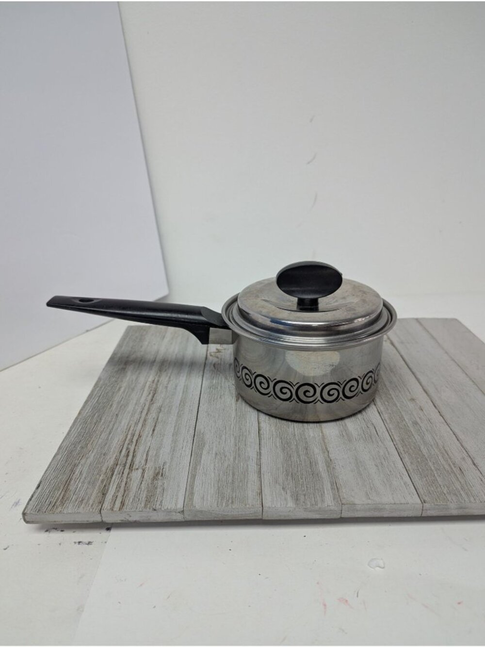 Ekco Stainless Steel Swirl Design 3 Ply 1 Quart 6" Sauce Pan # 279 Lid Saucepan
